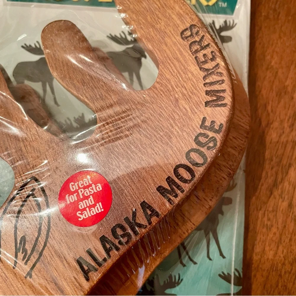Great Northern Products Wooden Moose Mixers NWT Toss Salad Pasta Alaska